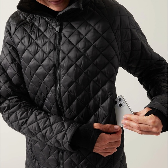 NWT Athleta Whisper Featherless Puffer Jacket Black Sizes Small and Medium - Picture 4 of 7